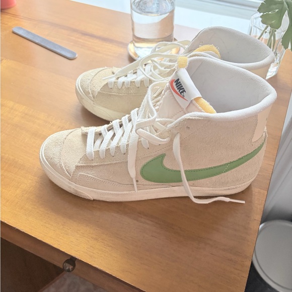 Nike Blazer Mid ‘77 muslin/coconut/milk/sail/chlorophyll like new sz 10 RARE - Picture 4 of 6